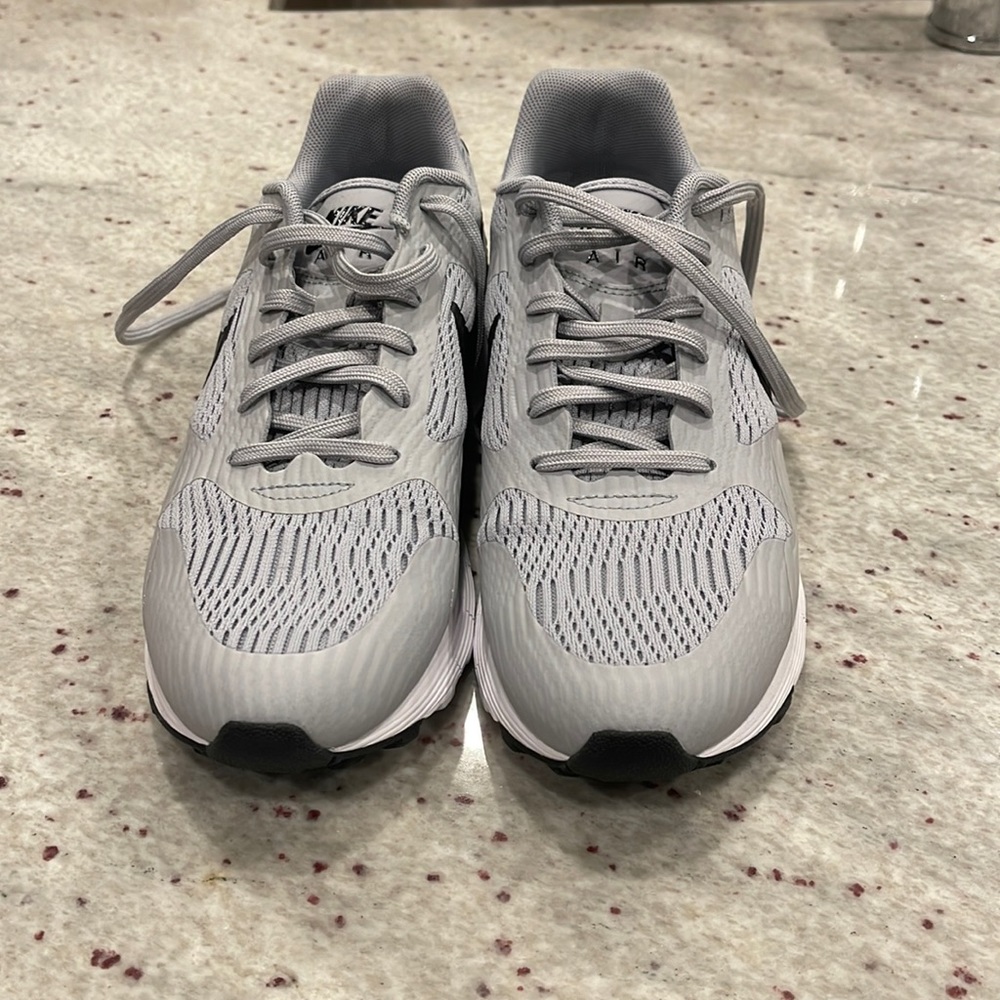 Nike Air Pegasus - size 8.5.